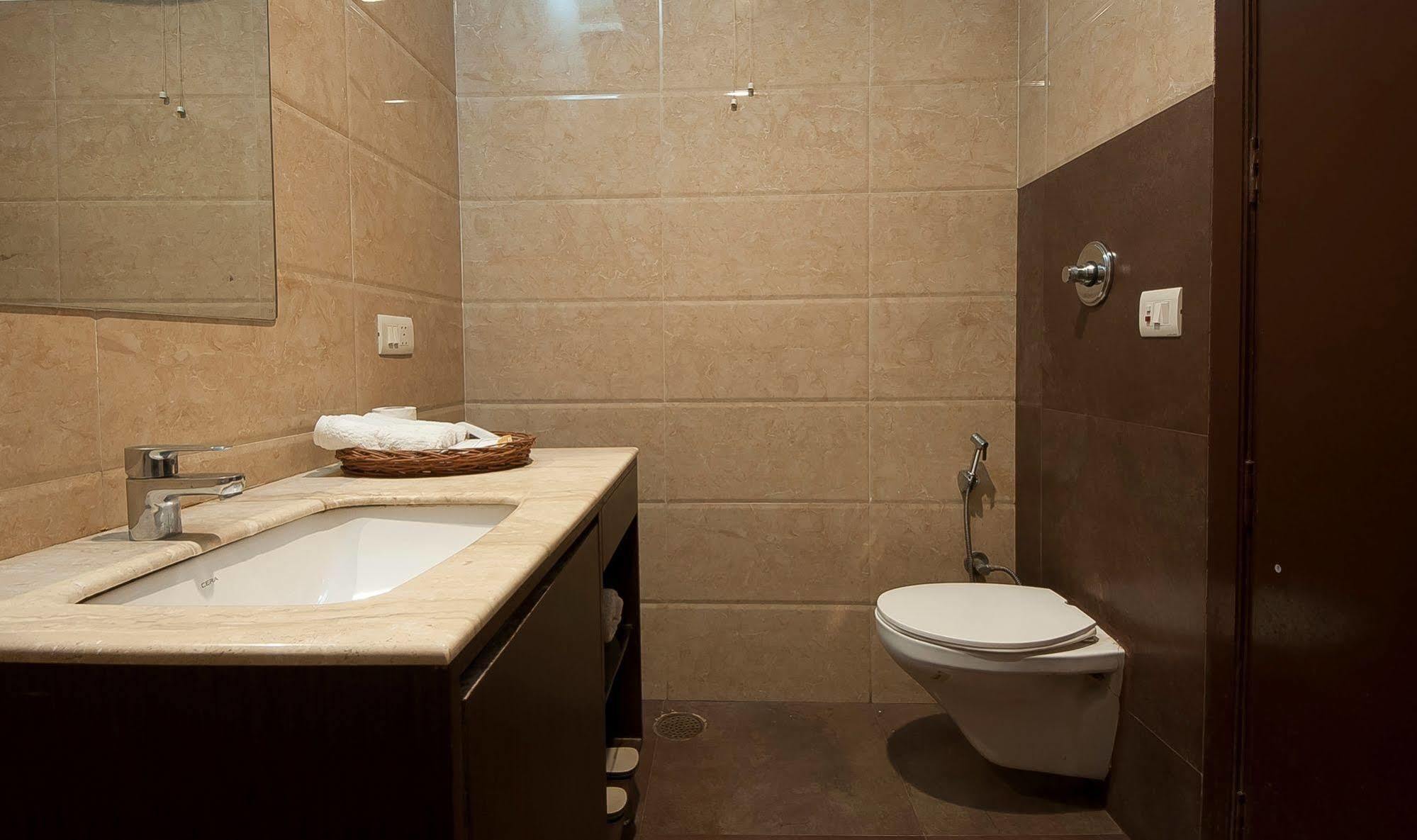 Fabhotel Basera Amritsar Esterno foto